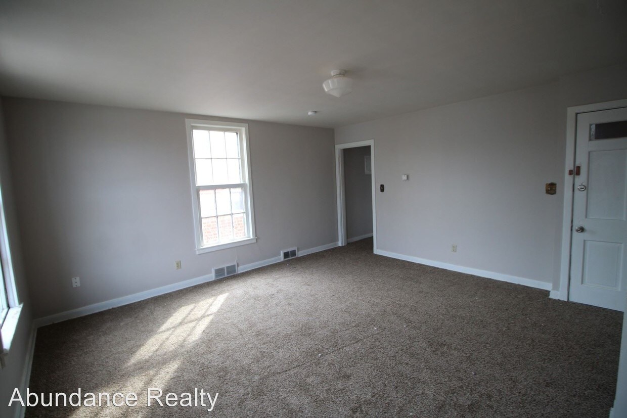 Building Photo - 37 Avondale Ave