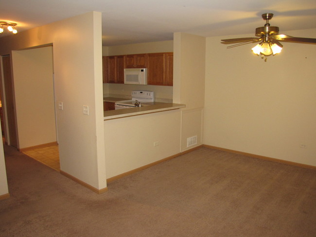 Building Photo - 1440 McClure Rd
