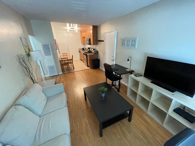 Building Photo - 4232 Lindblade Dr