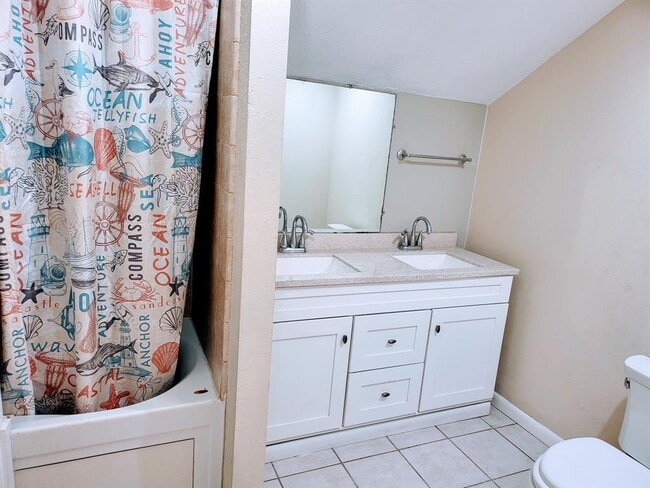 Building Photo - 10045 Woodland Village Dr