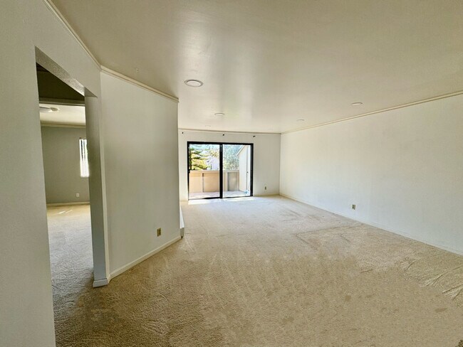 Foto del edificio - 1038 N Abbott Ave