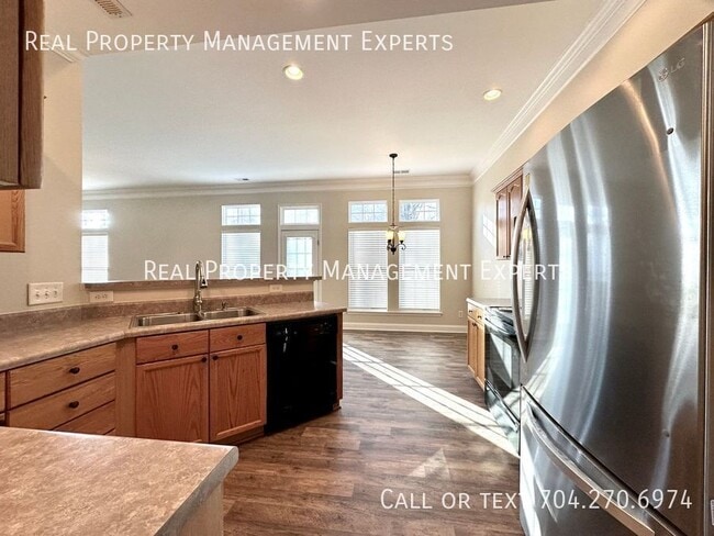 Foto del edificio - 8900 Hadco Ln