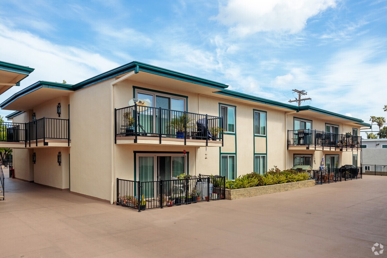 Camino De Oro Apartments in Torrance, CA Westside Rentals