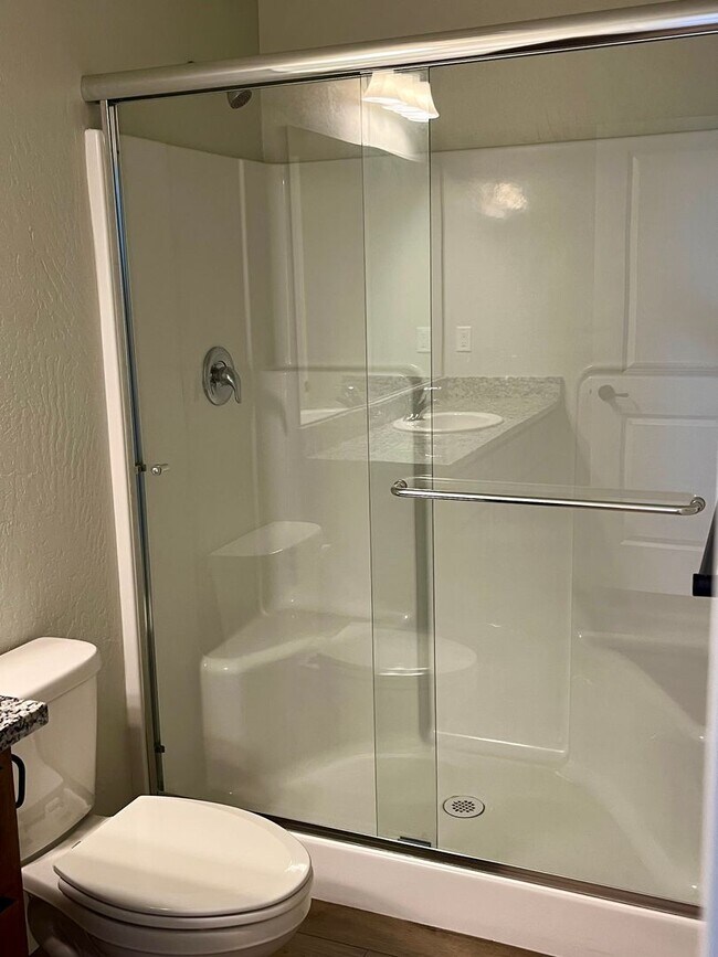 Foto del edificio - Newer Central Point 3 Bedroom / 2.5 Bath with views of the Table Rock