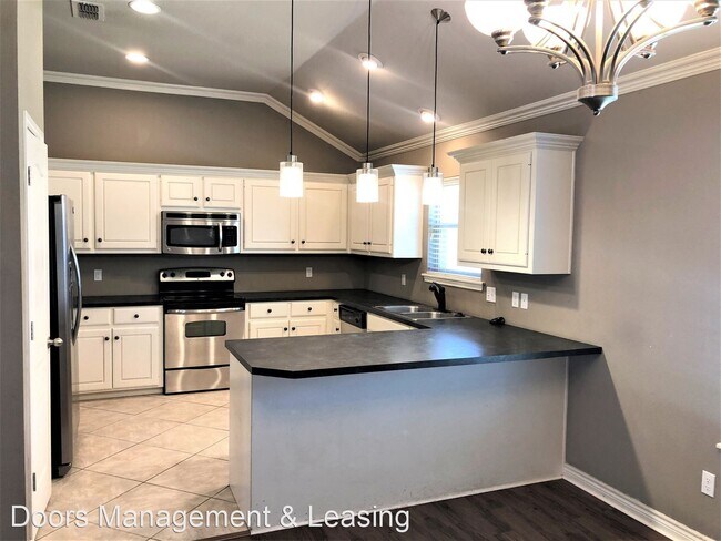 Foto del edificio - 3 br, 2 bath House - 5903 103rd Street