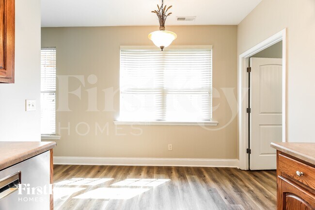 Building Photo - 20815 Sandy Dr