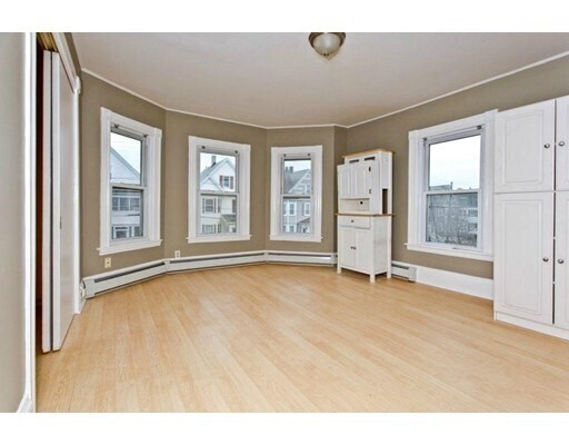Building Photo - 73 Maynard St