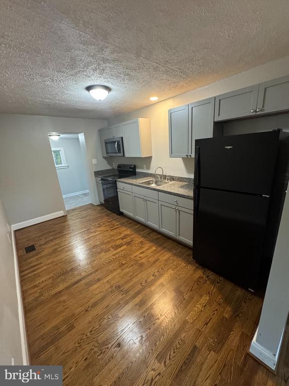 Foto del edificio - 124 Chandler Ct