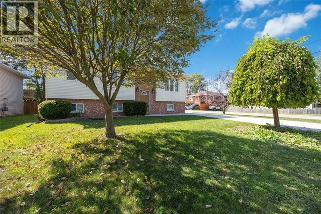 Building Photo - 1975 Franklin Ave