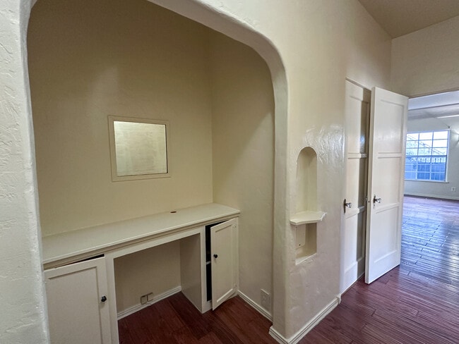 Building Photo - 4264 Leimert Blvd