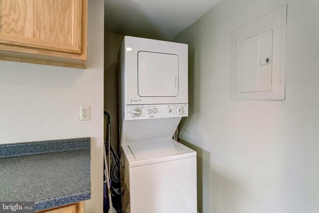 Foto del edificio - 1458 Riverside Ave