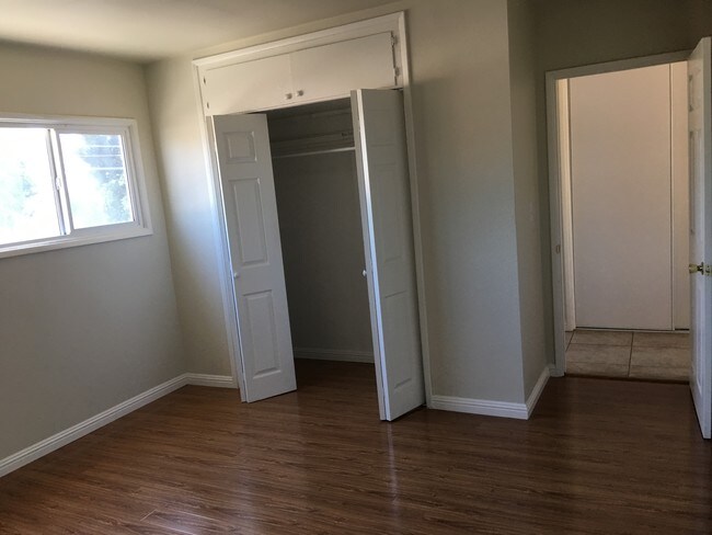 bedroom - 13336 S Avalon Blvd