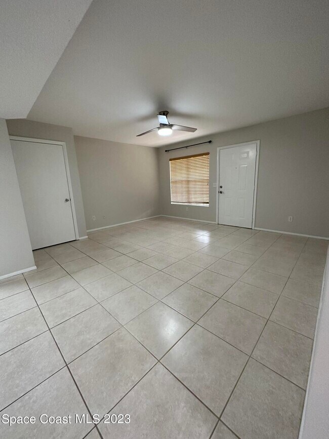 Building Photo - 1880 Long Iron Dr