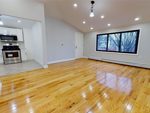 Sitting room - 14432 181st St