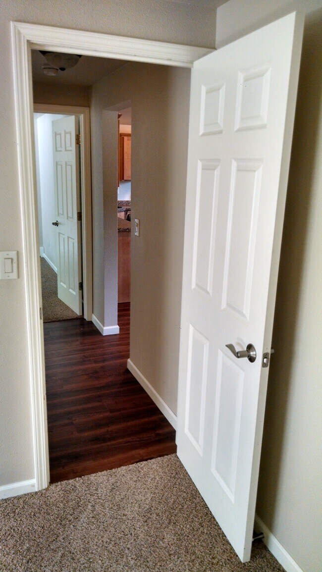 Foto del edificio - 1027 Riverside Dr