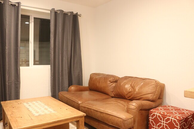 Building Photo - 50 Redtail Ct