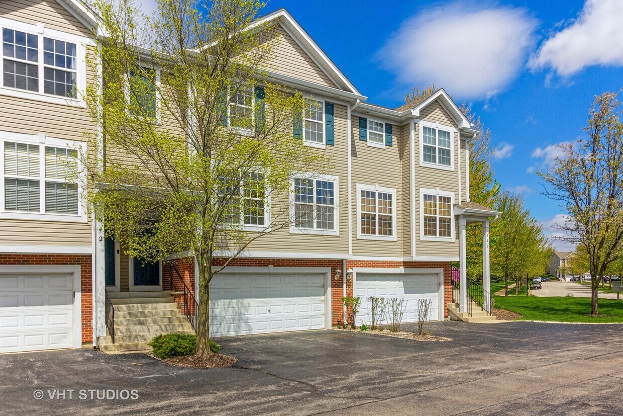 544 Declaration Ln, Aurora, IL 60502 Townhome Rentals in Aurora IL