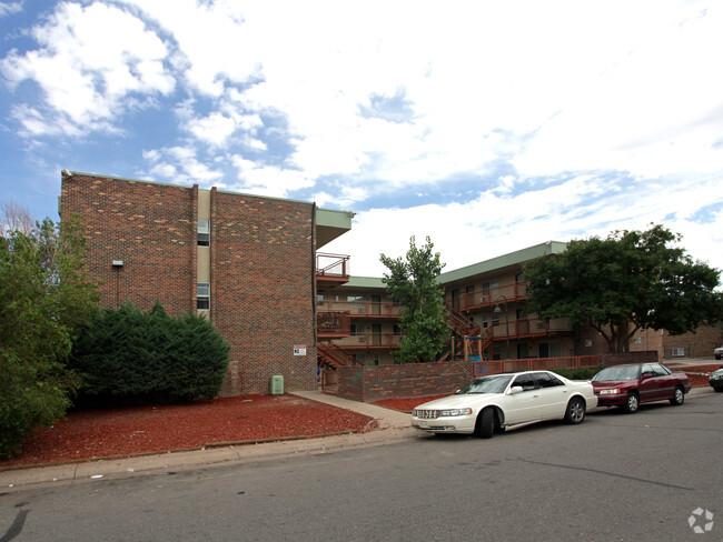 Building Photo - Villa Verde Apartments