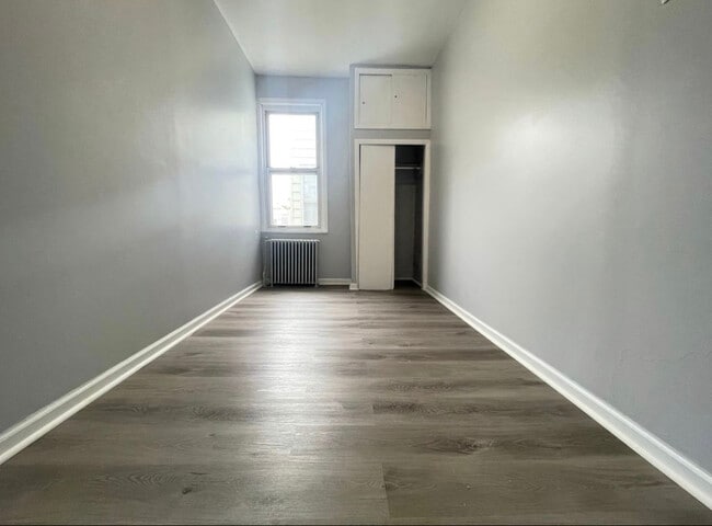 Building Photo - 41 W 54th St