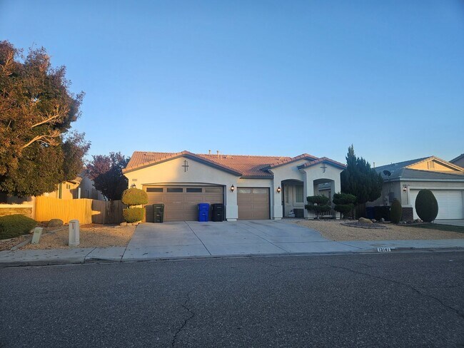 Building Photo - 13141 High Crest Rd