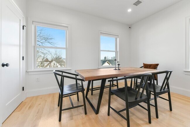 Foto del edificio - 17 Akron St