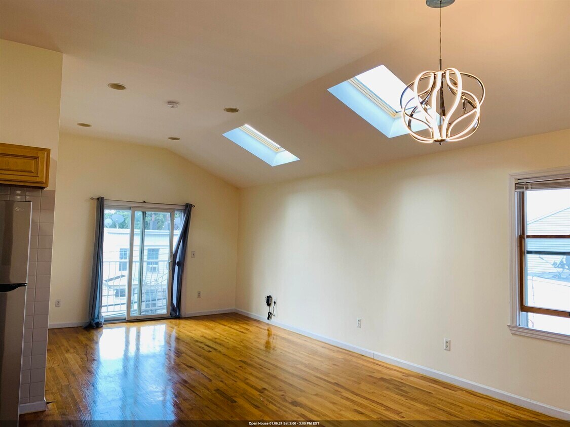 Primary Photo - 116 Bleecker St