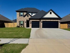Building Photo - 5302 SW Firethorn Ln