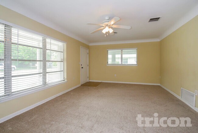 Foto del edificio - 2237 Grove St