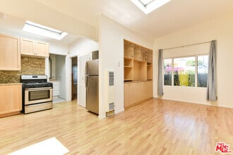 Building Photo - 420 Altair Pl