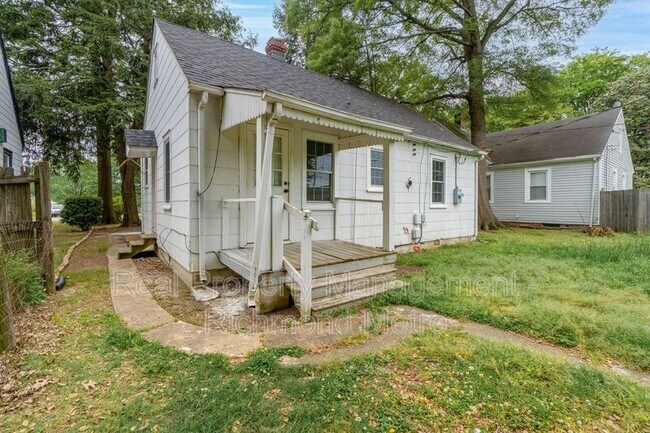Building Photo - 1022 Fourqurean Ln