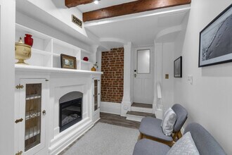 Building Photo - 62 McGill St