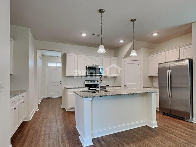 Building Photo - 307 Dogwood Cir