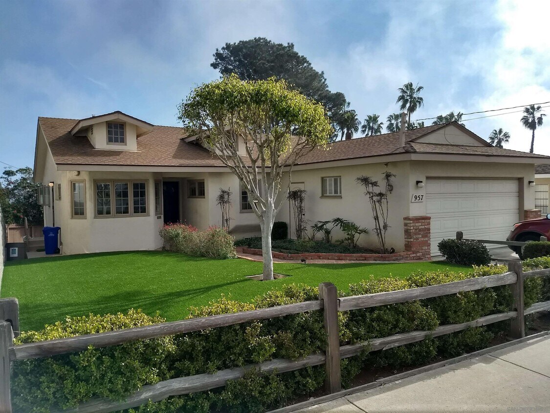 Primary Photo - 957 Tarento Dr