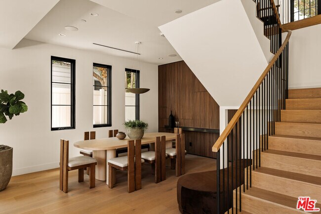 Foto del edificio - 4256 Camellia Ave
