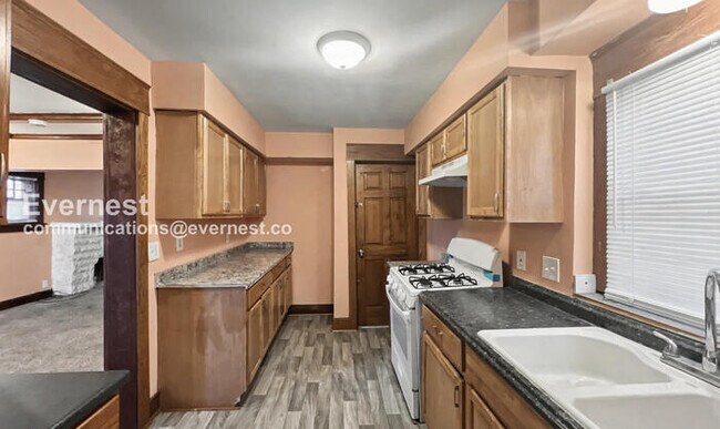 Foto del edificio - 3019 Walrond Ave