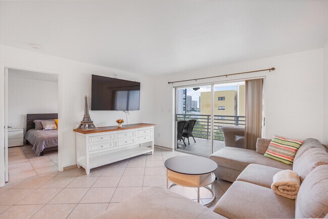 Photo - 17801 N Bay Rd Apartment