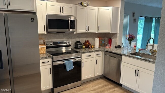 Foto del edificio - 17430 Dumont Dr