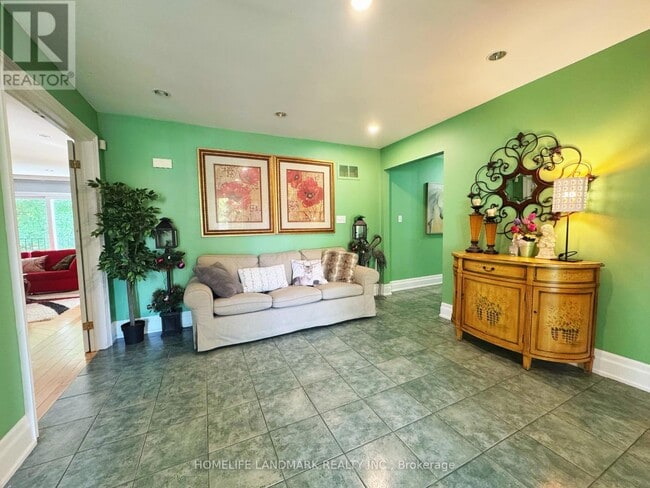 Photo du bâtiment - 2415 Jarvis St