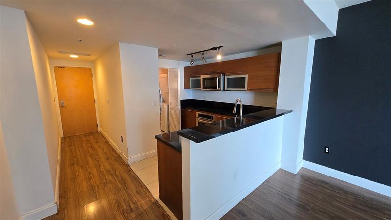 Foto principal - 244 Biscayne Blvd