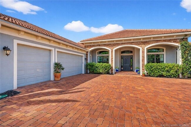 Foto del edificio - 5407 SW Pomegranate Way