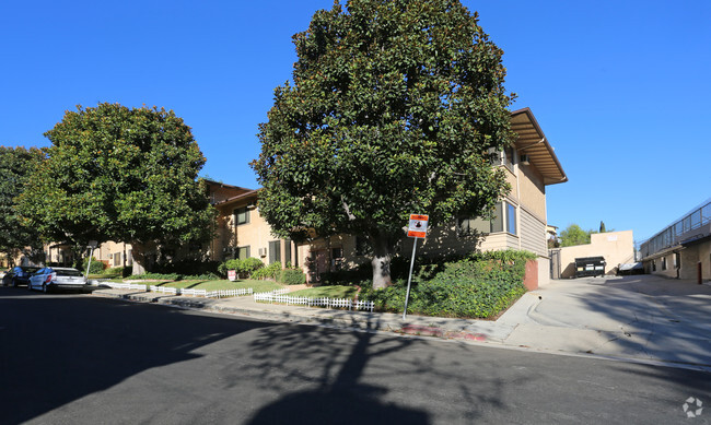 Building Photo - Prime Hollywood Hills