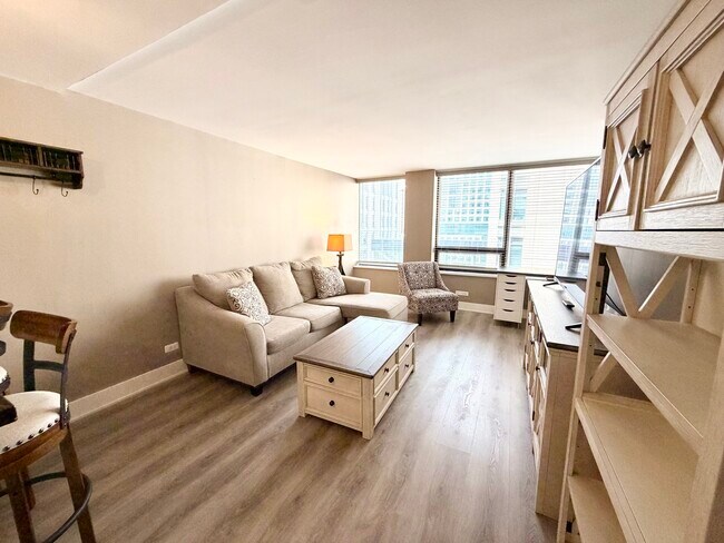 Foto del edificio - 233 E Erie St