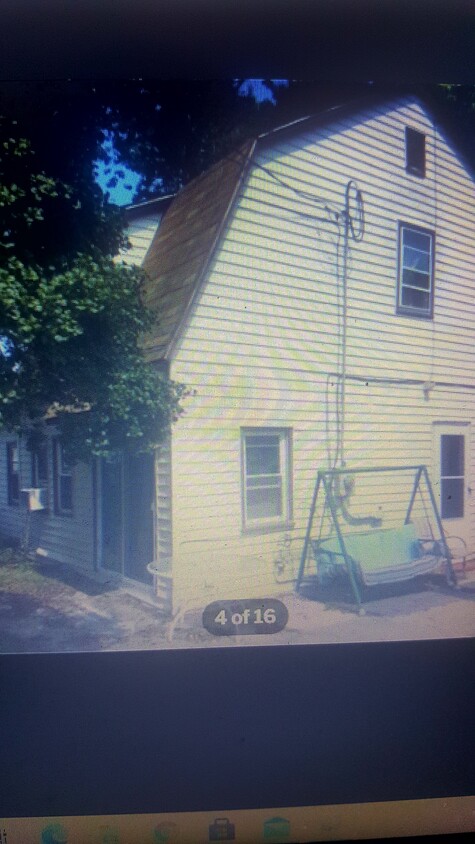 2 bedroom, 1 bath - 711 4th St N