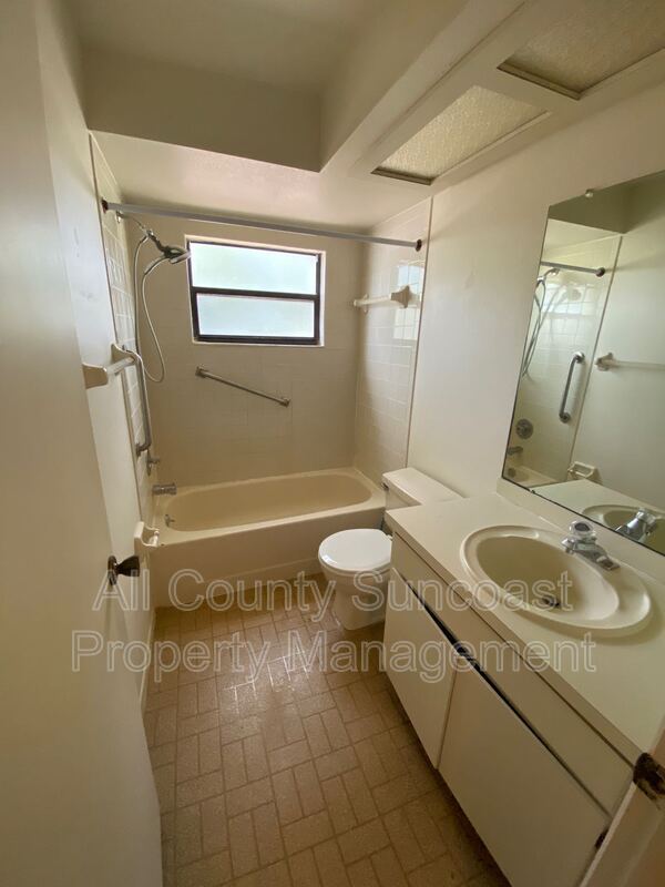 Foto del edificio - 519 E Curlew Pl