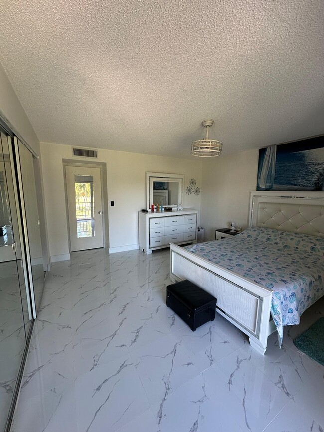 Foto del edificio - 4557 Luxemburg Ct