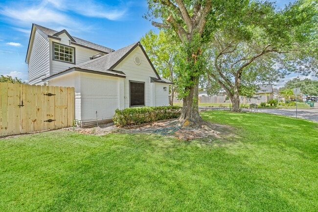Building Photo - 12847 Ashford Knoll Dr