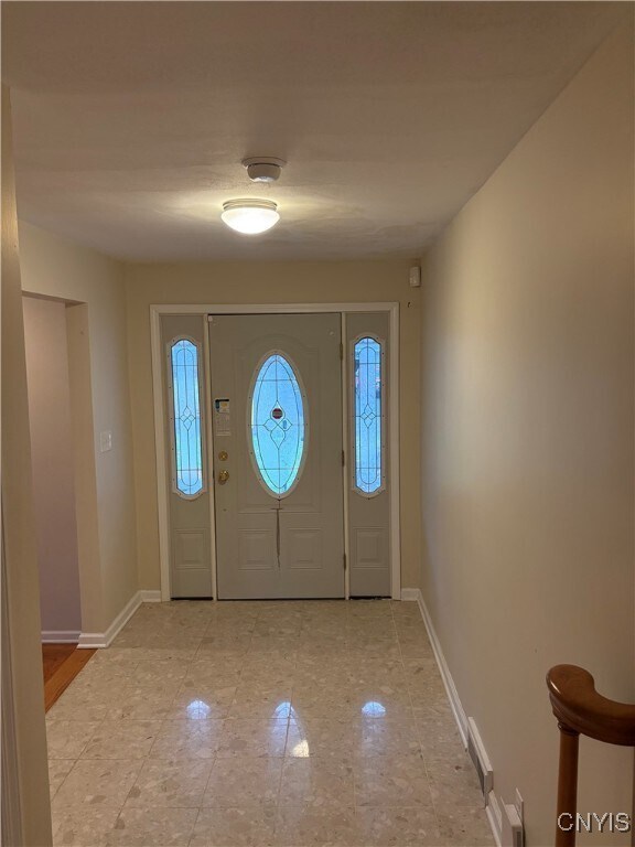 Foto del edificio - 215 Locksley Rd