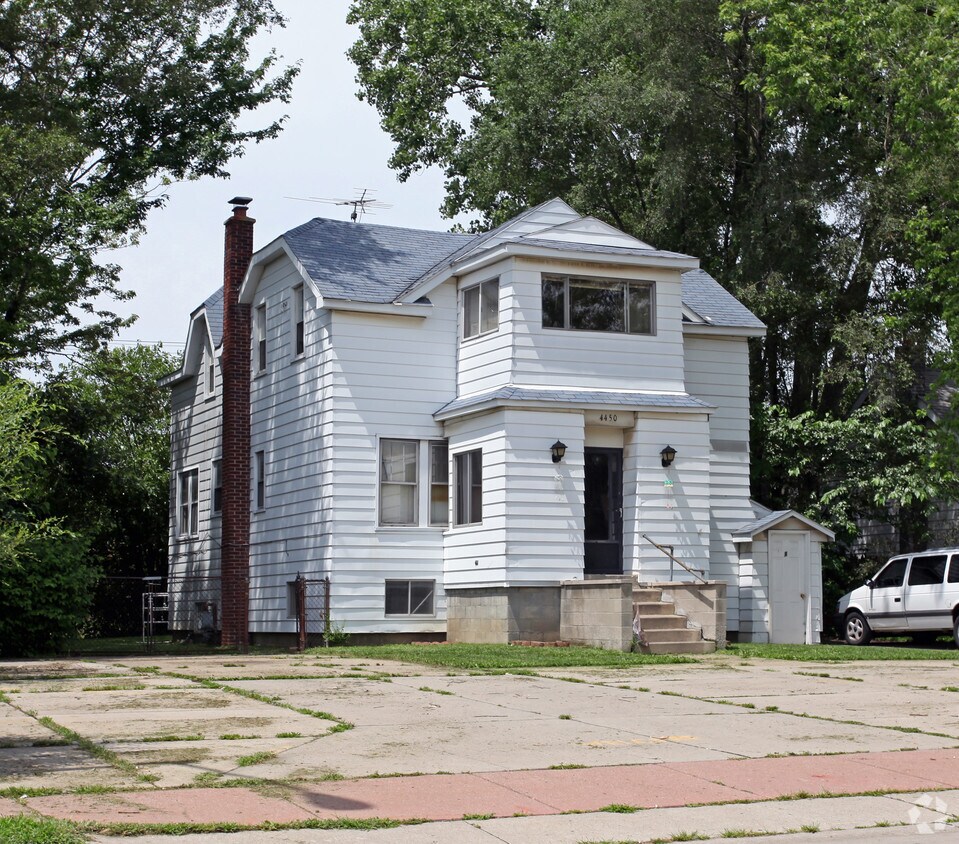 Primary Photo - 4450 Beech Daly Rd