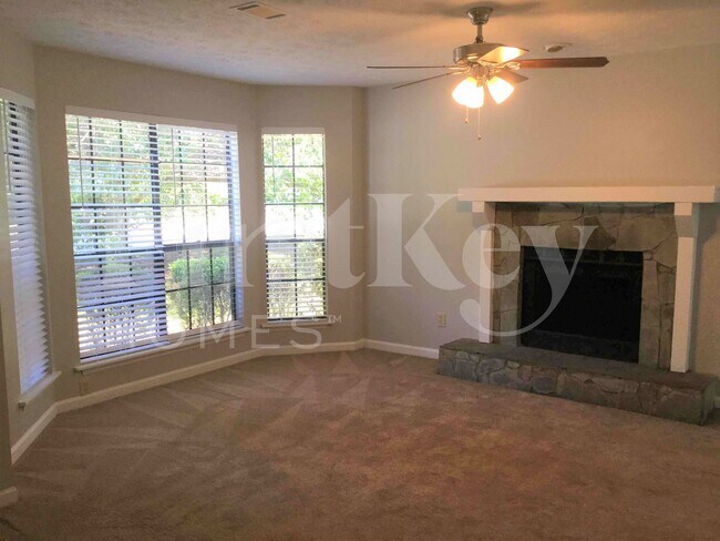 Foto del edificio - 5369 Biffle Ln