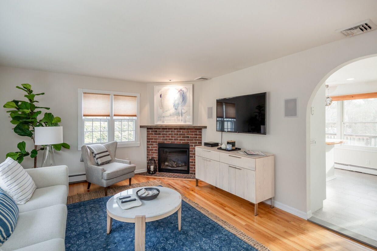 37 Cosdrew Ln, East Hampton, NY 11937 House for Rent in East Hampton